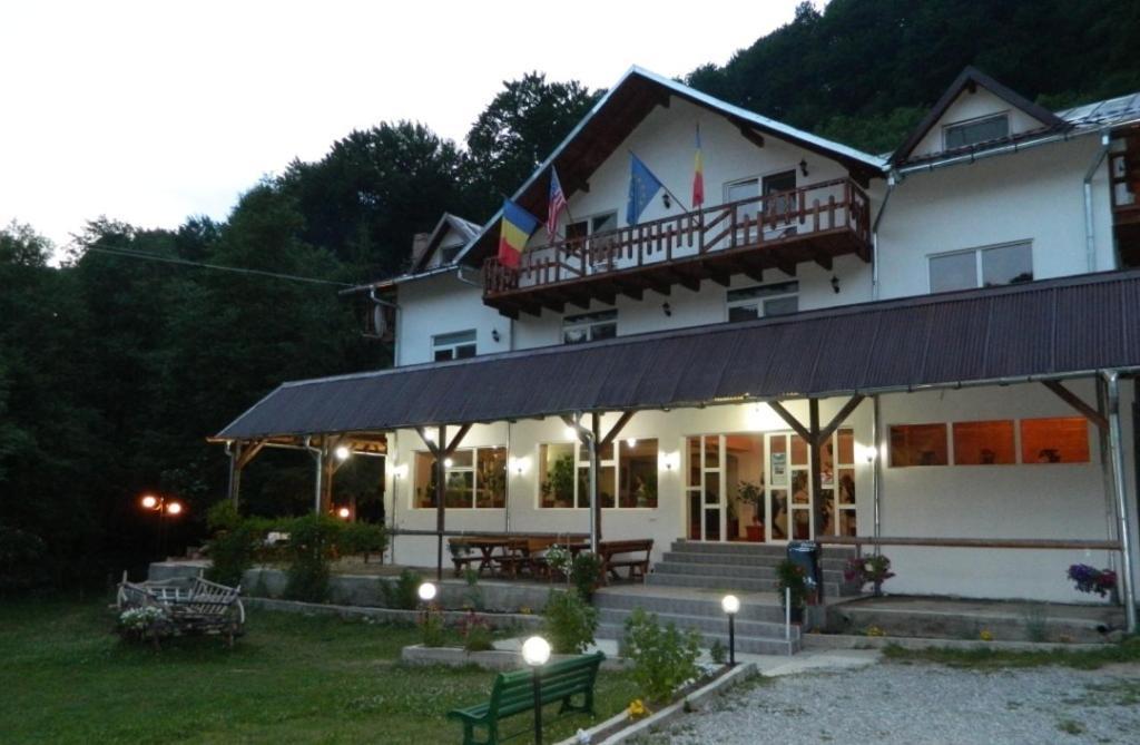 Pensiunea Valea Negrasului Trăisteni Dış mekan fotoğraf